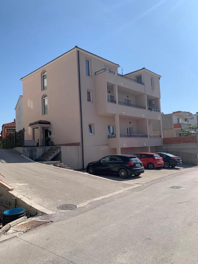Studio Apartmant Leona With Parking Place Split Exterior foto